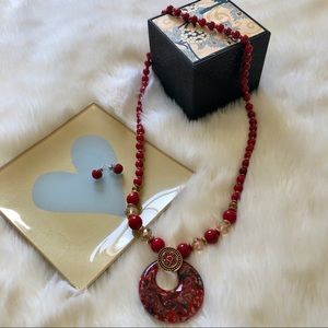 NWOT Statement Necklace with matching earrings